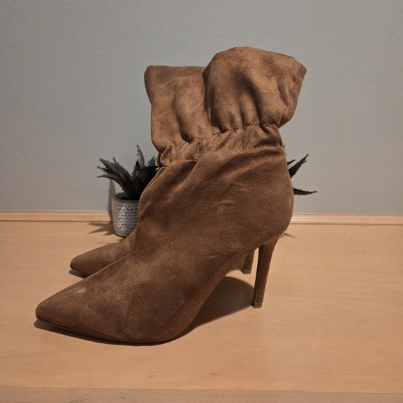 Express Shoes - Express Tan Heeled Boots